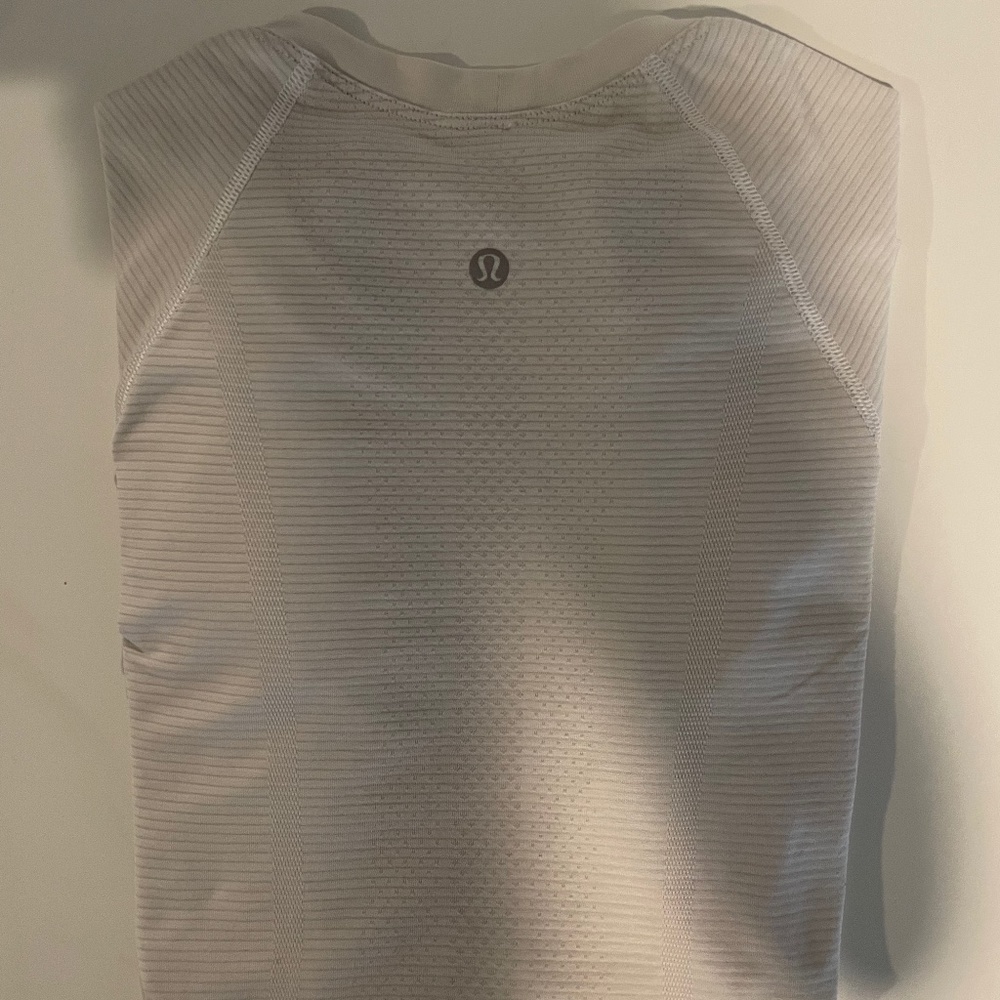 Lululemon swiftly tech short sleeve shirt